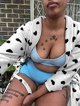 Snapshot of Drippincaty chatting on February 19, 2026, 9:17 am Drippincaty online show from February 19, 2026, 9:17 am