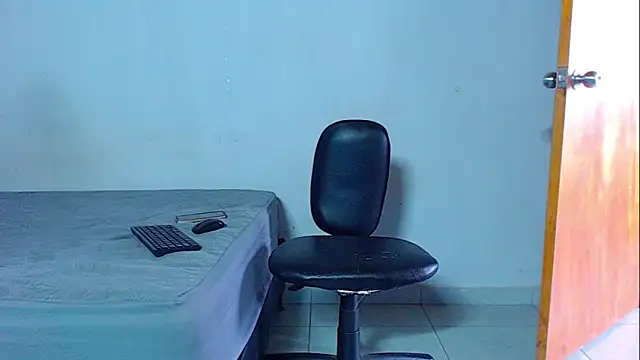 Snapshot of mikecoper_23 chatting on January 19, 2026, 1:15 pm mikecoper 23 online show from January 19, 2026, 1:15 pm