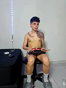 Snapshot of mikecoper_23 chatting on December 16, 2025, 3:22 am mikecoper 23 online show from December 16, 2025, 3:22 am