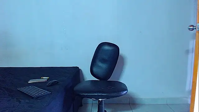 mikecoper 23 online show from April 5, 2026, 2:24 pm