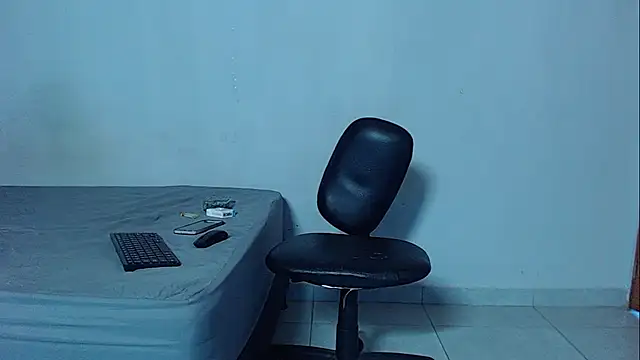 Snapshot of mikecoper_23 chatting on December 20, 2025, 2:09 pm mikecoper 23 online show from December 20, 2025, 2:09 pm