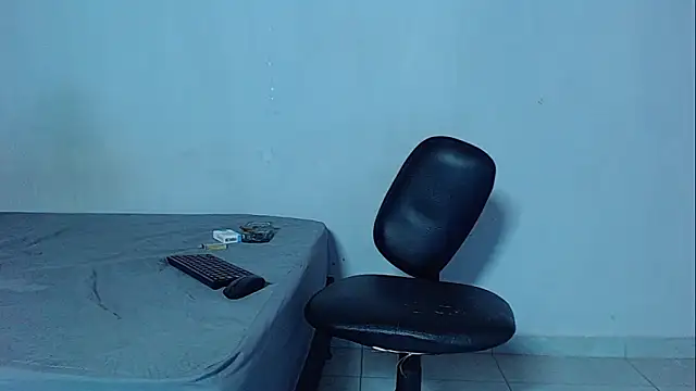 Snapshot of mikecoper_23 chatting on December 20, 2025, 2:03 am mikecoper 23 online show from December 20, 2025, 2:03 am