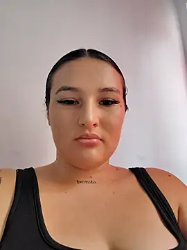 Celeste camila18 online show from September 17, 2025, 7:49 pm