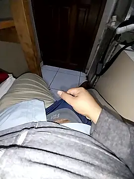 Whiper2024 online show from January 7, 2026, 6:35 pm