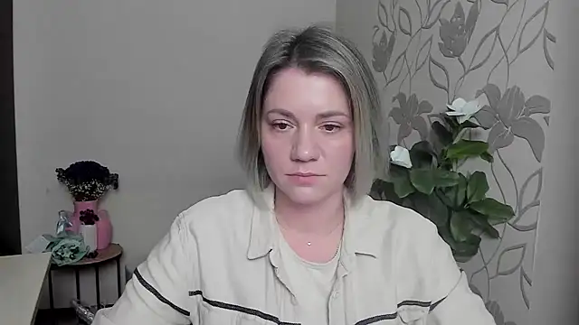 MariaSttone online show from March 13, 2025, 3:28 pm