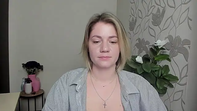 MariaSttone online show from March 11, 2025, 5:57 pm