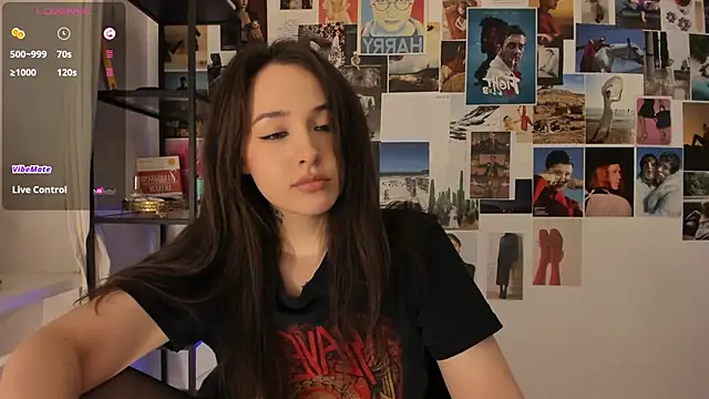 MonicaRocket online show from January 3, 2025, 4:06 pm