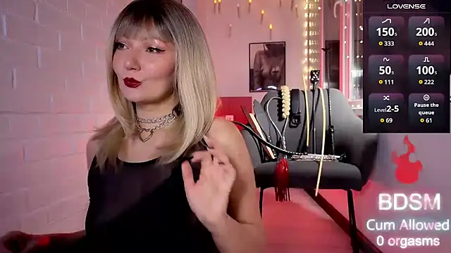 Sandralawrence online show from November 8, 2025, 9:18 pm