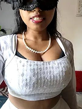 sandy naughty online show from November 16, 2025, 8:41 am