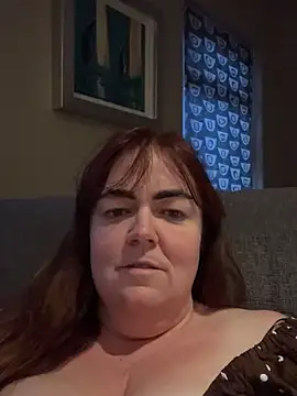 curvy-milf-abbie online show from November 1, 2025, 4:45 pm