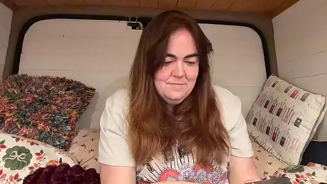 curvy-milf-abbie online show from November 30, 2025, 7:03 pm