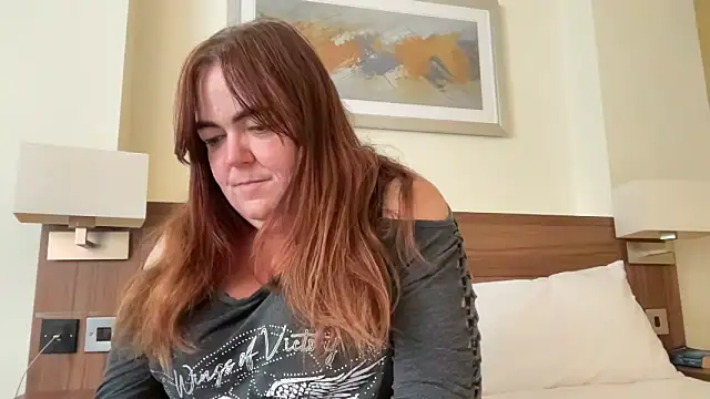 curvy-milf-abbie online show from November 25, 2025, 1:22 pm