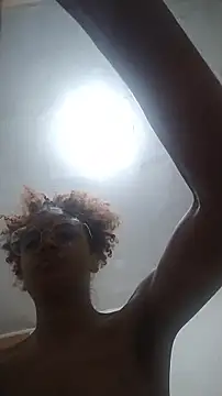 Emanuelle manu online show from November 30, 2025, 7:20 am