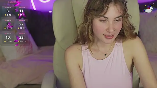 JennyyLuv online show from November 1, 2025, 9:19 pm