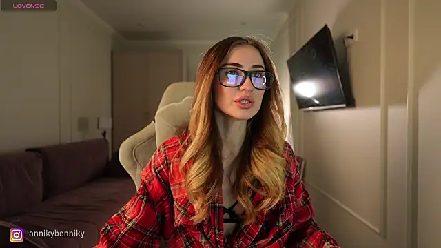 Snapshot of Coconutkittyy chatting on October 6, 2025, 4:41 pm Coconutkittyy online show from October 6, 2025, 4:41 pm