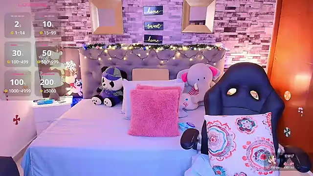 italy   boobs online show from December 17, 2025, 10:15 pm