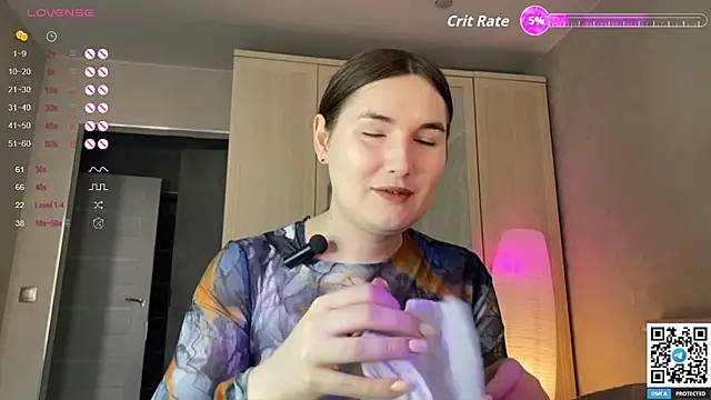 Maria Bowie online show from September 15, 2025, 7:42 am