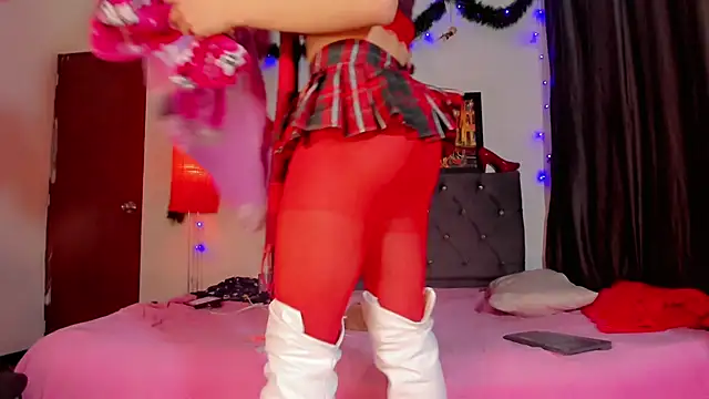 Gabyqueen70 online show from November 30, 2025, 4:02 am