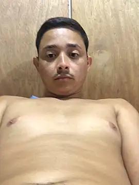 isacalejandroo online show from March 12, 2025, 4:08 am