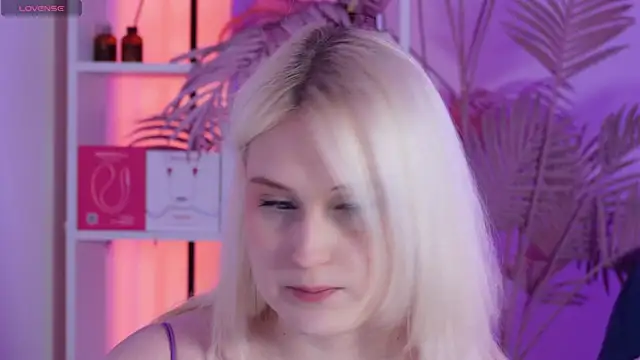 tiffannyjons online show from February 19, 2026, 6:05 pm