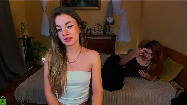 eliya moon online show from February 5, 2025, 2:19 am