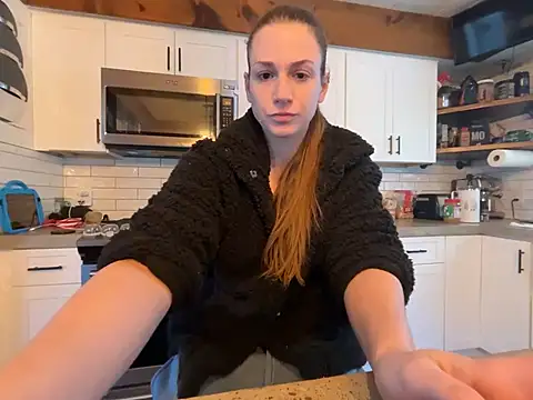 MissSwitch online show from February 13, 2025, 1:05 pm