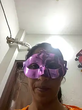 Snapshot of HotRiyacpl chatting on October 30, 2025, 5:28 am HotRiyacpl online show from October 30, 2025, 5:28 am