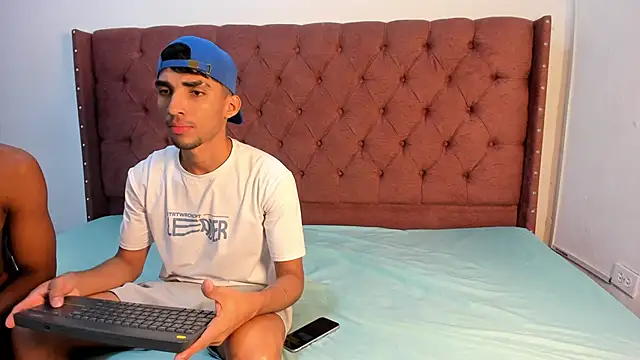 boys yourparty online show from September 12, 2025, 1:11 pm