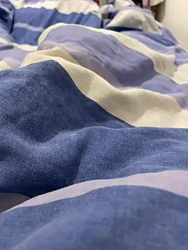 Lcrete online show from November 17, 2025, 1:48 pm