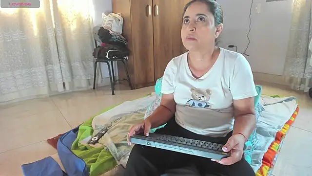 Snapshot of Yaya____11 chatting on July 23, 2026, 4:36 pm Yaya 11 online show from July 23, 2026, 4:36 pm
