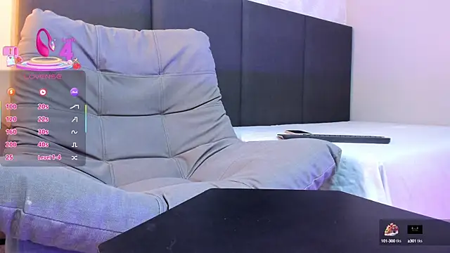 SophieHarris  online show from September 15, 2025, 8:09 pm