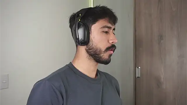 dam0n fr0st online show from December 22, 2024, 4:50 am