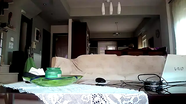 Kalia Cross online show from November 12, 2025, 6:50 am