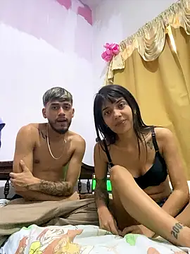 Snapshot of Rouuus12 chatting on January 14, 2026, 6:33 pm Rouuus12 online show from January 14, 2026, 6:33 pm