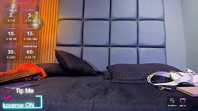 HOTTY RED  online show from October 2, 2025, 11:52 pm