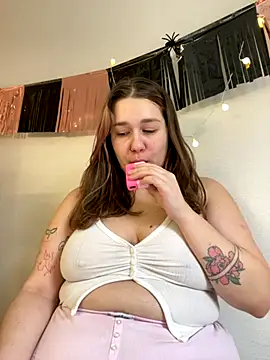 SuzieMurray online show from November 2, 2025, 9:14 am