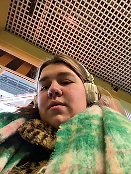 SuzieMurray online show from March 21, 2025, 8:17 am