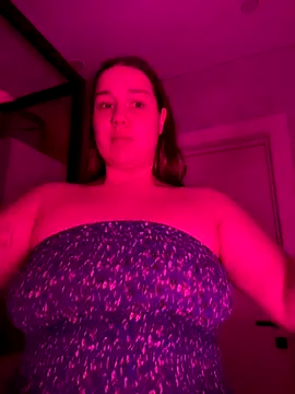 SuzieMurray online show from November 4, 2025, 12:31 pm