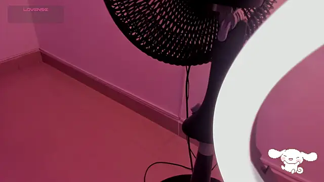 AlexaFoxy18 online show from March 19, 2025, 11:39 am