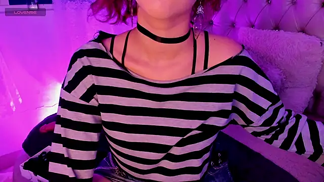 AlexaFoxy18 online show from March 7, 2025, 4:46 am