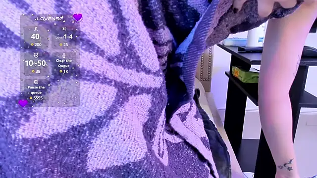 AlexaFoxy18 online show from February 22, 2025, 7:01 am