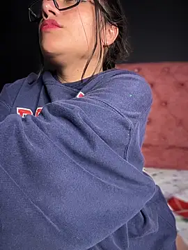 Snapshot of Im_Little chatting on February 22, 2025, 9:56 am Im Little online show from February 22, 2025, 9:56 am