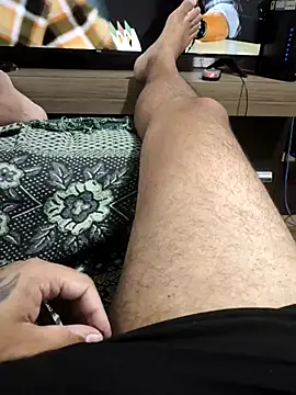 FABINHOSEOAU online show from October 28, 2025, 2:01 am