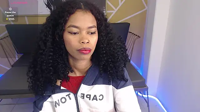 Shenna brunette  online show from March 3, 2025, 1:01 pm