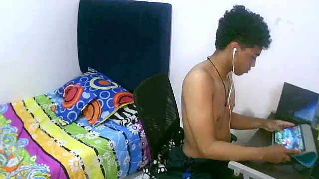 sexy diamante  online show from September 14, 2025, 8:20 pm