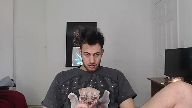 Snapshot of Mhmoodyi chatting on December 17, 2025, 4:56 pm Mhmoodyi online show from December 17, 2025, 4:56 pm