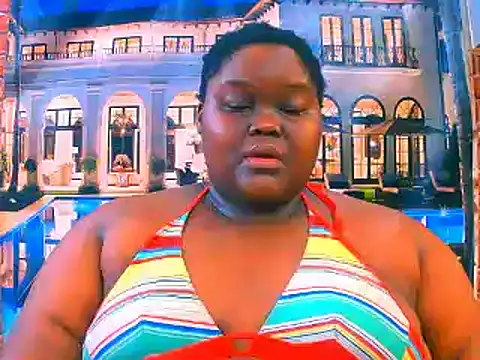Snapshot of EbonyHotBuns chatting on May 29, 2026, 6:14 pm EbonyHotBuns online show from May 29, 2026, 6:14 pm