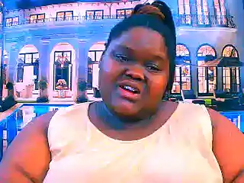 Snapshot of EbonyHotBuns chatting on April 29, 2026, 6:14 pm EbonyHotBuns online show from April 29, 2026, 6:14 pm