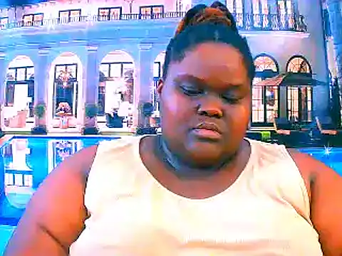 Snapshot of EbonyHotBuns chatting on April 18, 2026, 9:55 am EbonyHotBuns online show from April 18, 2026, 9:55 am