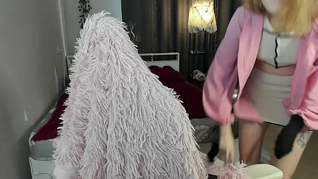 ReddHotPipper online show from September 13, 2025, 2:22 am